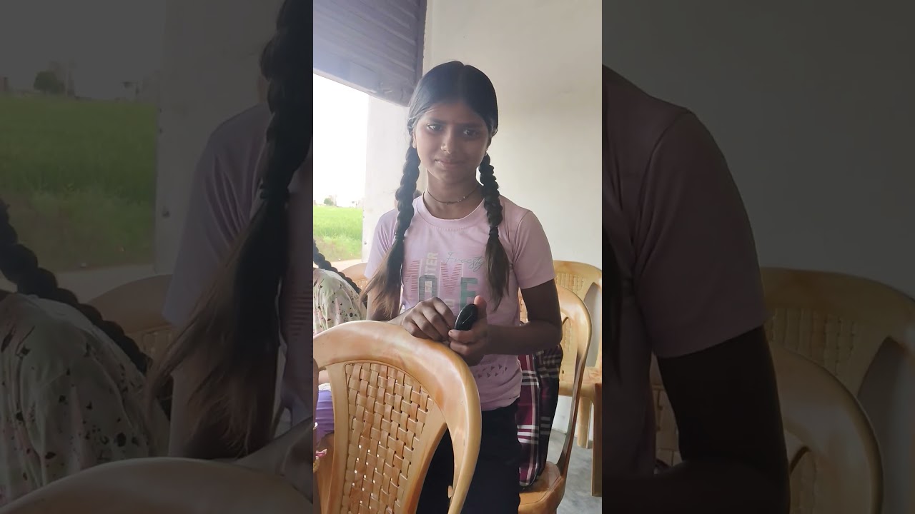 Kajal Bani school mein class ki monitor 