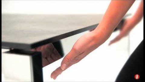 Calligaris Baron extendable dining room table