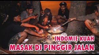 ANAK VESPA EXTREME.!!! MASAK INDOMIE KUAH DI PINGGIR JALAN