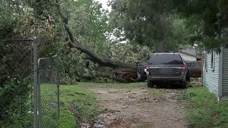 Deadly storm hits Houston area, leaving 7 dead and thousands without power