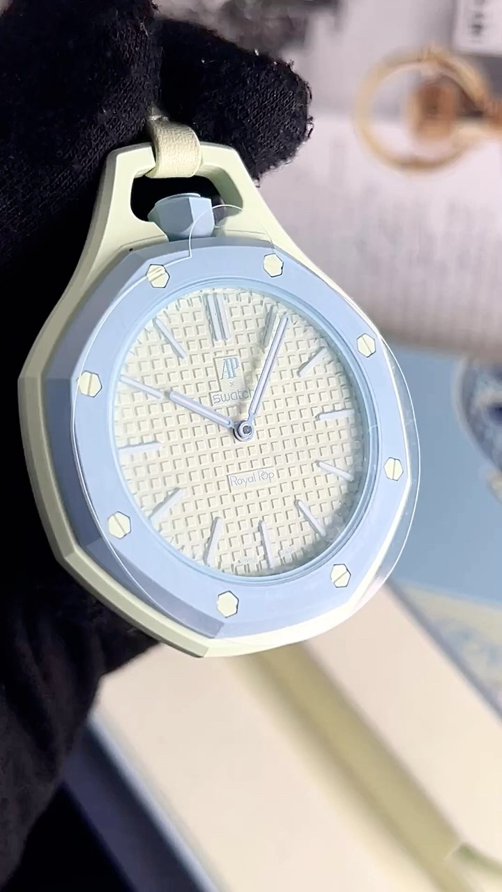 AUDEMARS PIGUET X SWATCH ROYAL POP BLAUE ACHT (2026) - YouTube