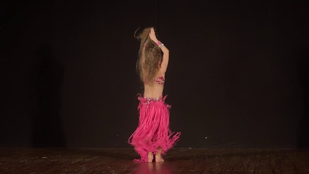 Костюм для детского танцевального коллектива. Хореография для детей 5-6 лет. Спортивные бальные танцы дети. Детские танцы. Сольный танец для девочки.