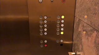 1989 Fujitec Traction Parking Elevator at U.S. Bank Centre in Seattle WA