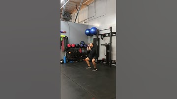 Kettlebell goblet squat-horns up