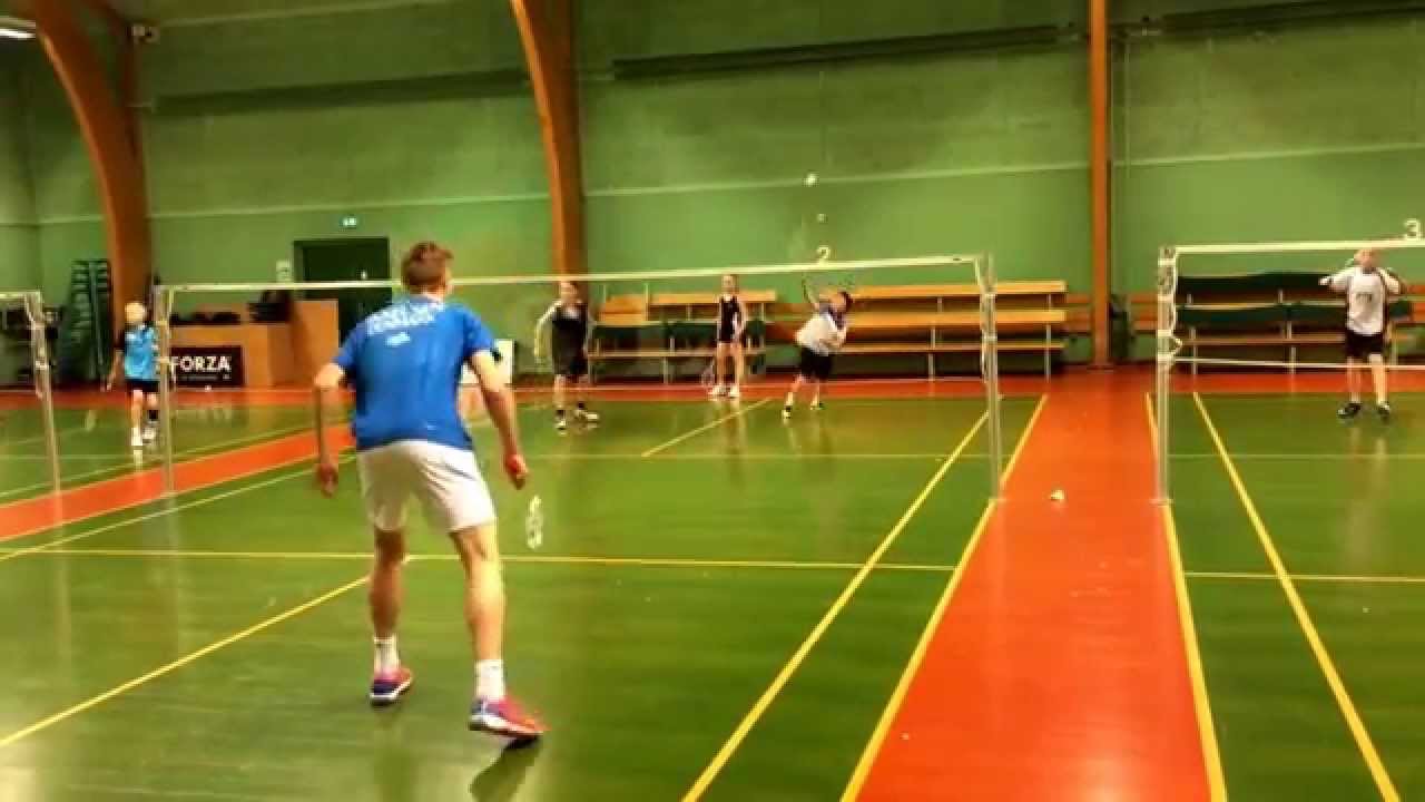 David Rasmussen spiller mod Viktor Axelsen til i Værløse 4.