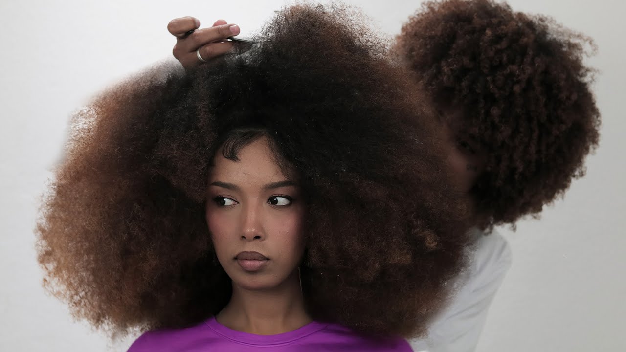 Minha Esposa Estava CANSADA DO AFRO… Então Fiz isso no Cabelo Dela!