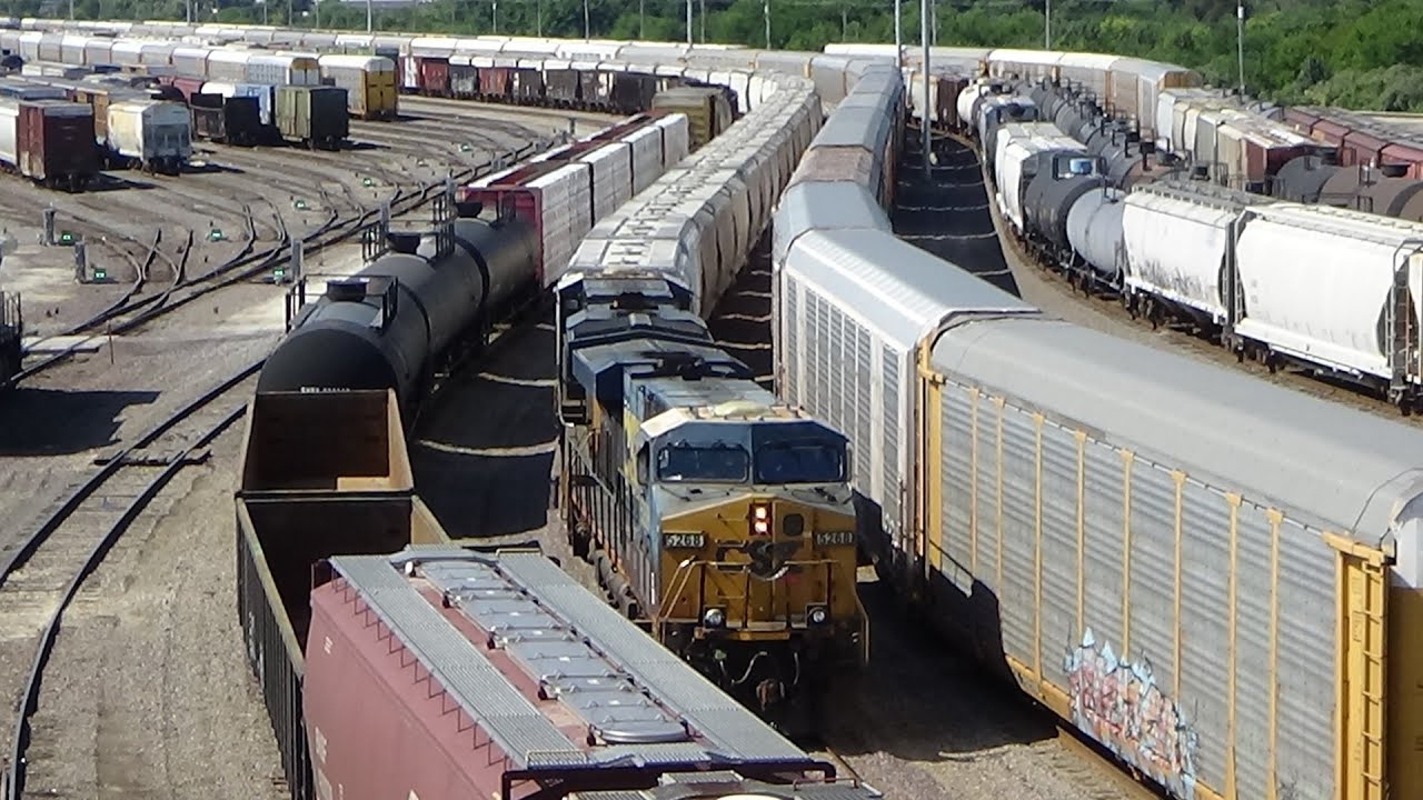 BNSF Galesburg Yard train and engine movements August 20, 2025
