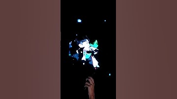 He was trying so hard to not laugh 🤣🤣 Brazilian 🐥 created an unforgettable moment 💚 #jayb #got7