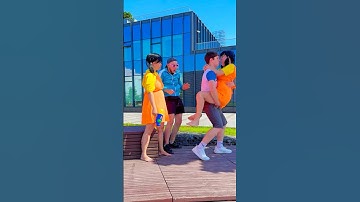 Squid Game: The best one wins…🤭🦑 #twins #squidgame #pranks