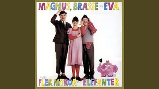 Video thumbnail of "Magnus, Brasse och Eva - Mulliga, maffiga, mysiga bokstaven M"