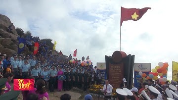 Lễ chào cờ đầu năm tại điểm cực Đông của Tổ quốc