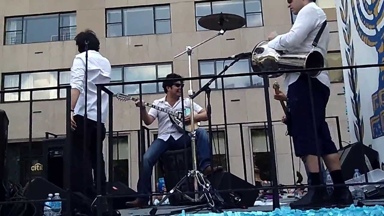 Israeli Parade~NYC~2013~State of Israel Float~NYCParadelife - YouTube