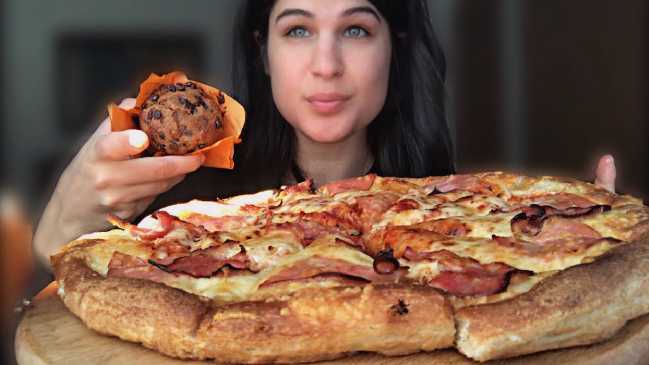 ASMR | EATING PIZZA & CHOCOLATE CHIP MUFFINS | QUARANTINE MEAL | MUKBANG