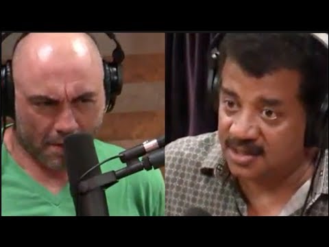 Joe Rogan tries to convince a visibly uninterested Neil deGrasse