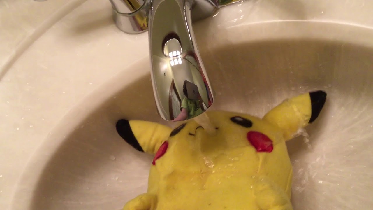 Pikachu Goes in Water - YouTube