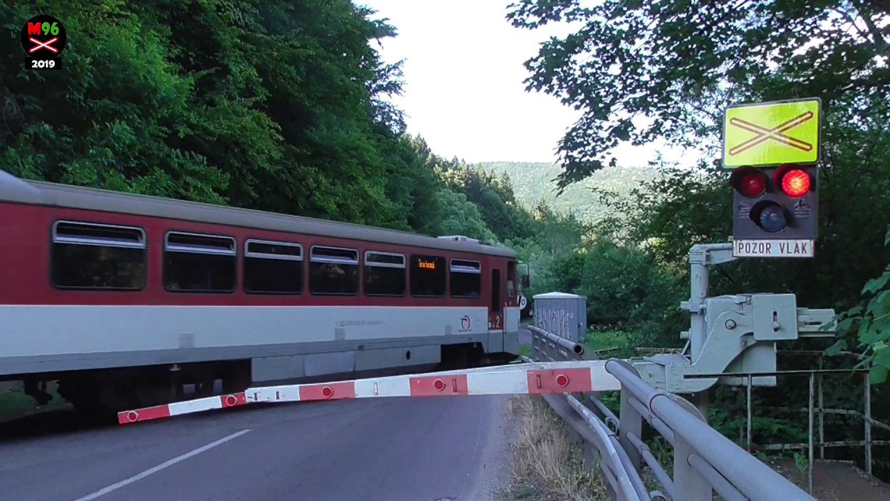 Železničné priecestie Kraľovany zastávka #2 (SK) - 6.7.2019 / Železniční přejezd / Railroad crossing