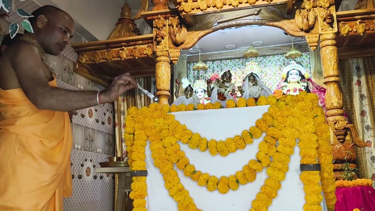 Maha Abhishek at Radha Gopal Ji Temple