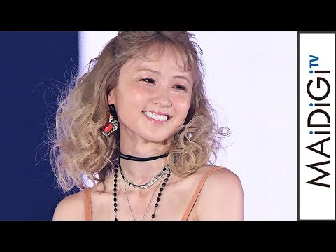 Dream Ami ミニスカ キャミで開放感たっぷり ガールズアワードでe Girls卒業後初ランウエー ガールズアワード 18 S S Youtube