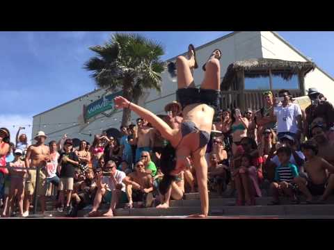 Bikini Breakdancing in 20 seconds