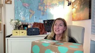 Thredup Mystery Fun Box Unboxing | Reseller Haul Poshmark | Bee & Clover 🐝 🍀