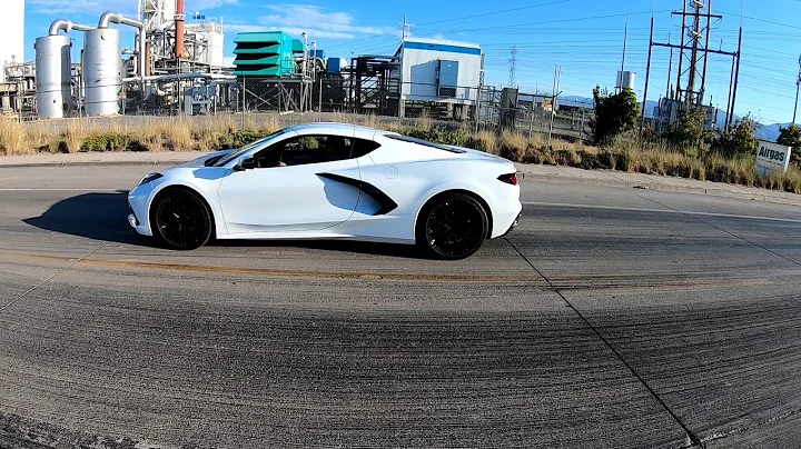 Tesla Model 3 Performance vs 2020 C8 Corvette Stingray