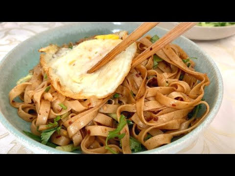 10 Minutes Garlic Chili Noodles Easy Satisfying Noodle RecipeTry it and you39ll love it!