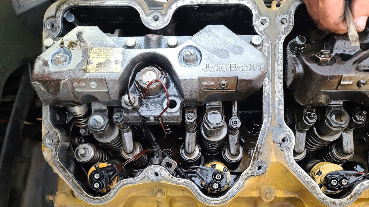 Восстановление двигателя Peterbilt 6NZ C15, часть 1