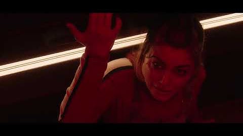 120階建て超高層ビルのエレベーターに監禁された女性　繰り返される急降下　映画「アクセル・フォール」予告