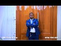 KAKA WA BI HARUSI AZUIA MAHARUSI MLANGONI KUINGIA UKUMBINI NA KUZUA TAHARUKI KWA WAGENI KULIKONI KAKA WA BI HARUSI AZUIA MAHARUSI MLANGONI KUINGIA UKUMBINI NA KUZUA TAHARUKI KWA WAGENI KULIKONI