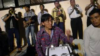 Video thumbnail of "Aguila Negra - Banda de Cruz Tola !!"