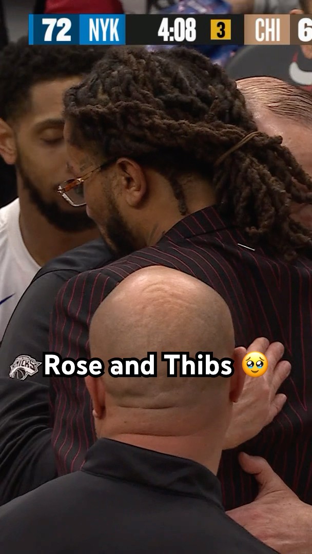 Derrick Rose shows love to Thibs, Brunson and the rest of the Knicks crew!