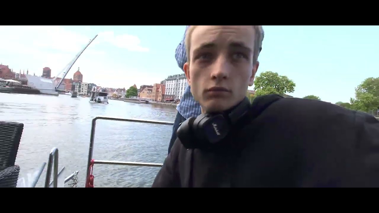плаваю на лодке с владельцем снятой квартиры - YouTube