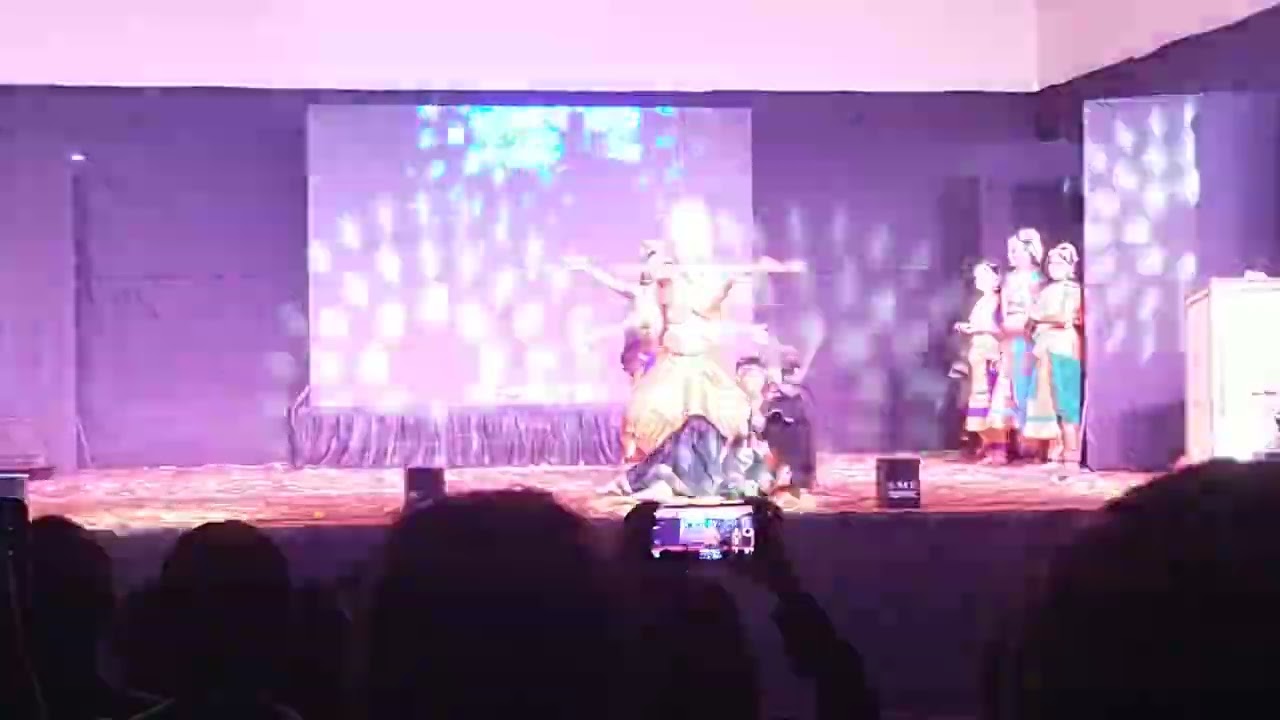 S.I.C.E.S High school annual function dance 💃🏻💃🏻🥰😘💛💛💛