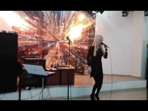 ყოველ დღე ცოცხალი შესრულება ნინო ღავთიძის რესტორან თეთრ სახლში