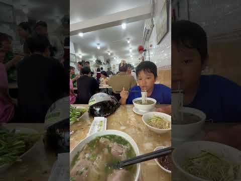 I Sell Swimsuits And Teach Swimming To Help Otters Conserve Their Habitats