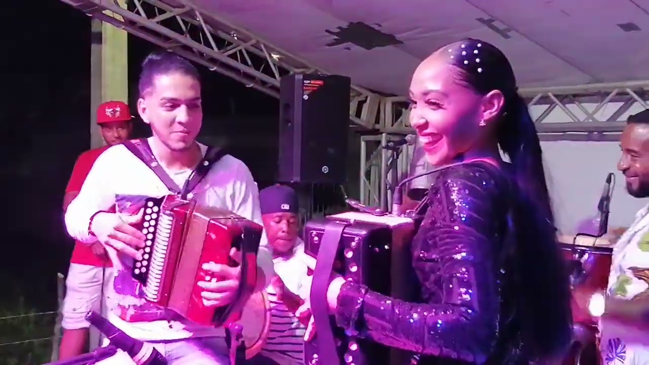 choque de acordeones #NicolLaestrelladelAcordeon y #ElrubitoTipico