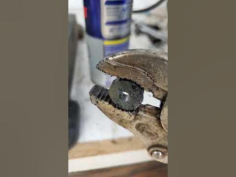 Hinges grease fitting - YouTube