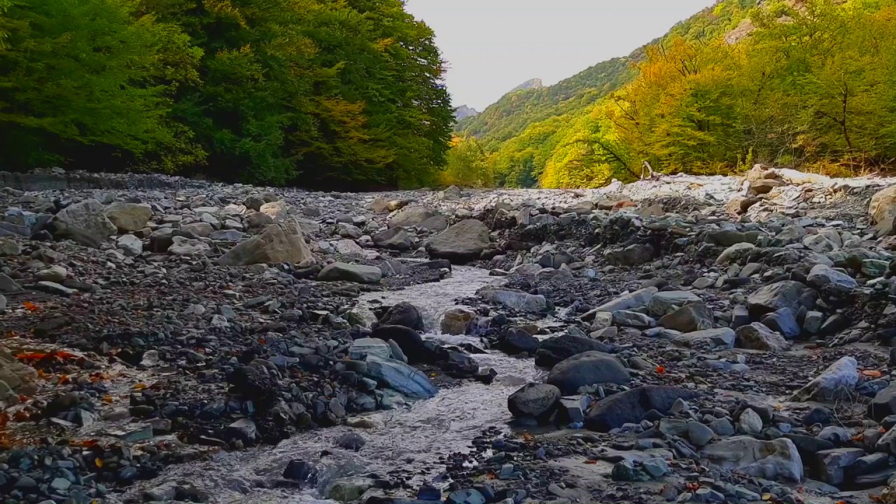 Вода спала в реке. Шум горной речки. Снов (река). Река Сонхуа. Звуки реки для сна.