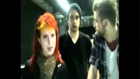 Taylor York (Paramore) speak french