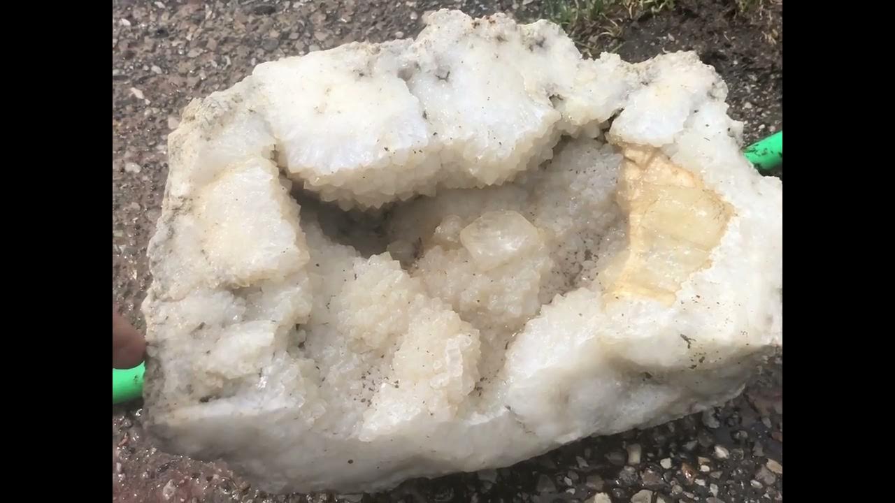 Finding Geodes in Northeast Missouri. YouTube