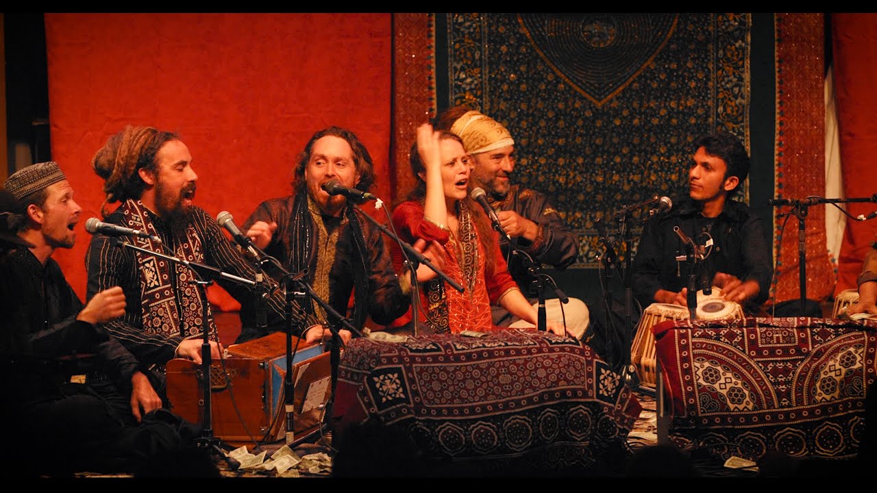 Jive Laal Qalandar sensational Qawwali by Fanna Fi Allah with Israr Hussain