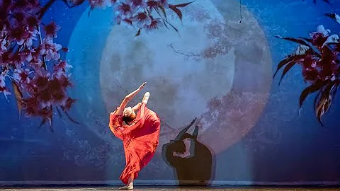 (Dancing in the Moonlight) by Annie Yao - Taoli Wo...