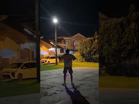 Jadi keren kalo di tempat gelap