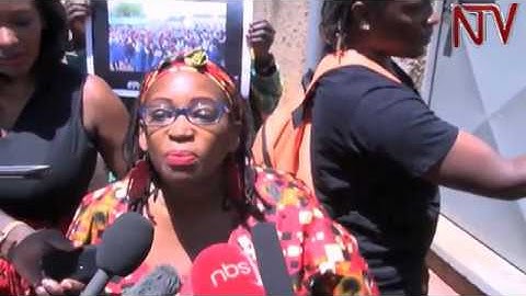 Zungulu: Dr. Stella Nyanzi awemula ebigambo n’ebimenya n’ekuffulu