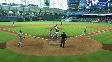 BOS@HOU: Big Papi draws a bases-loaded walk