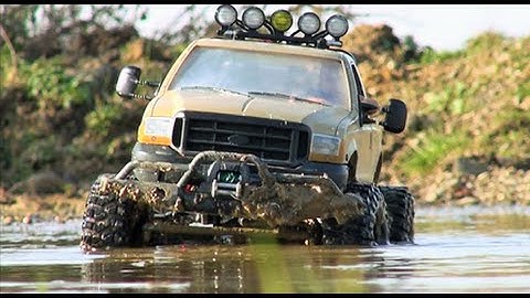 rc ford f350 truck mud action with big v8 sound / crazy rc stuff / scale