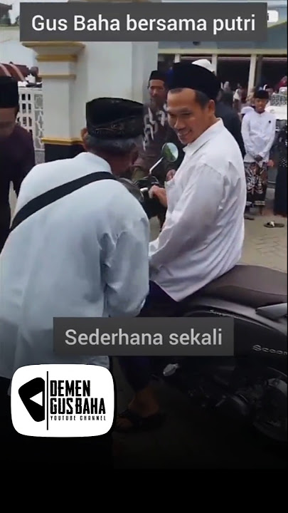 Gus baha ziarah ke makam Kyai Ageng Besari ponorogo naik motor bersama Ning biha putri Gus baha