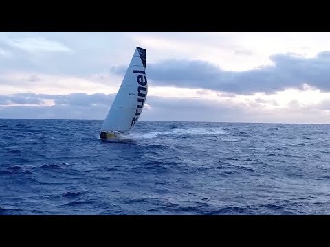 ⁣TEAM BRUNEL - Breaking from the Clouds