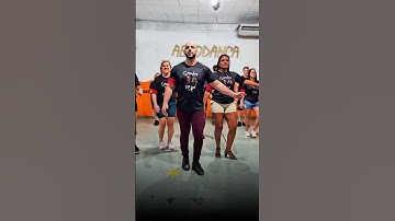 Movimento novo na aula de SAMBA NO PÉ! #samba #sambanopé #auladedança #tutorial