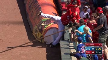 CHC@CIN: Duvall makes a nice catch in foul territory